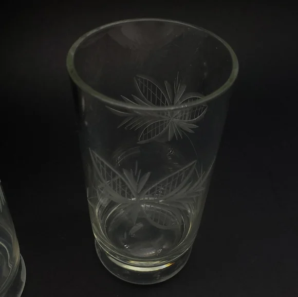 2 Vintage Etched Leaf & Flower Crystal Drinking Glasses - Picture 7 of 16